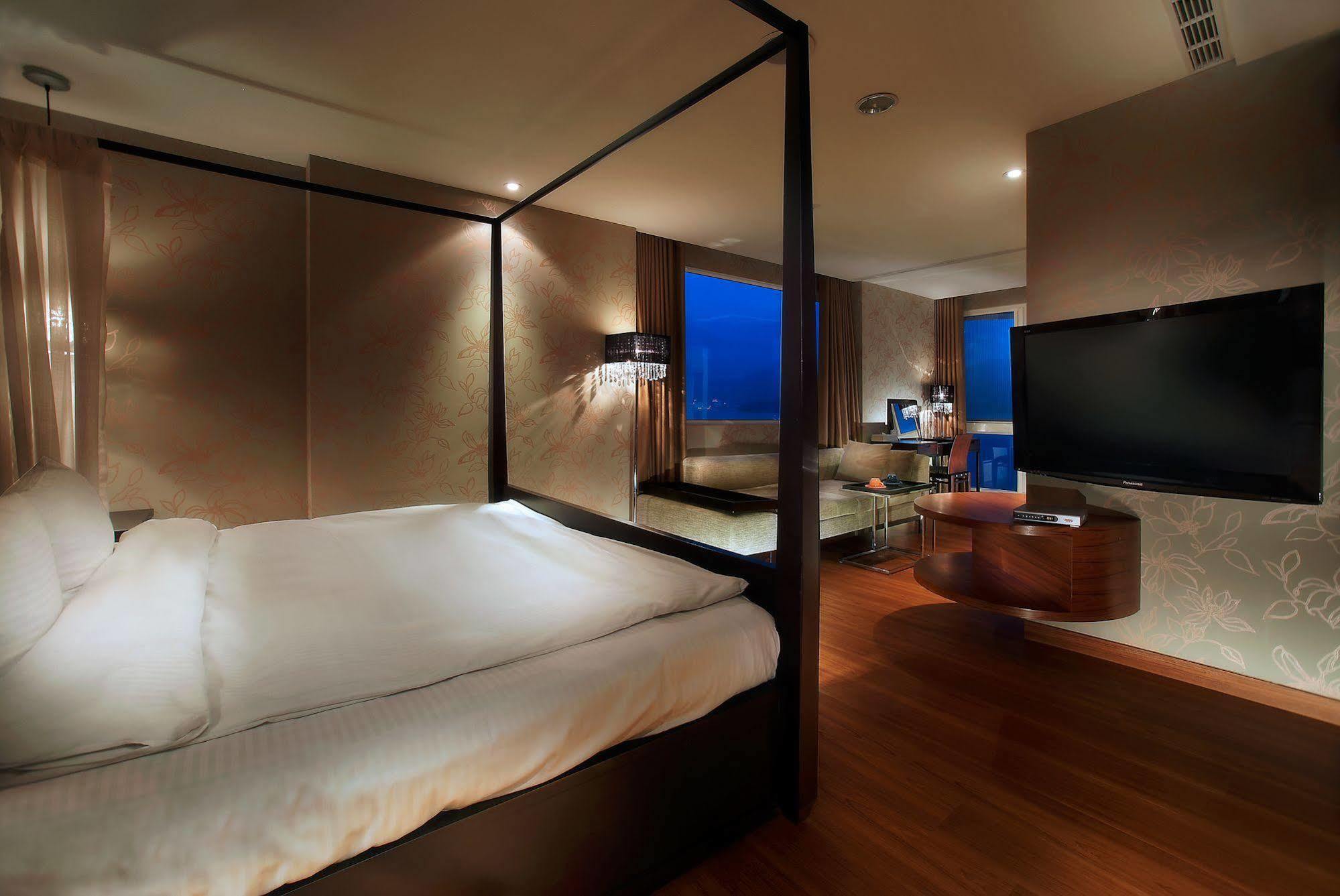 Spa Home Sun Moon Lake Luxury Lakeside Hotel Yuchi Zewnętrze zdjęcie